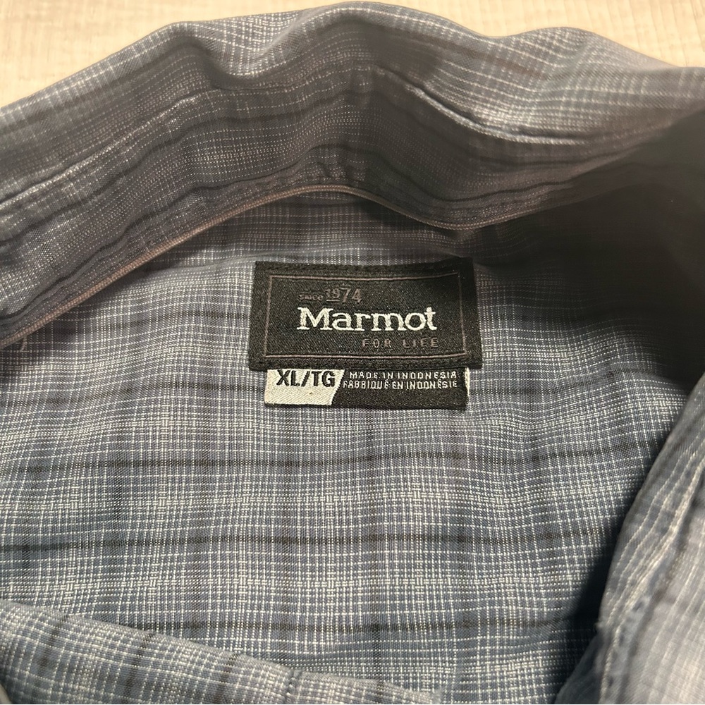 Marmot Men's Button Up Shirt XL Short Sleeve Blue Plaid Side Split Relaxed - Picture 4 of 6
